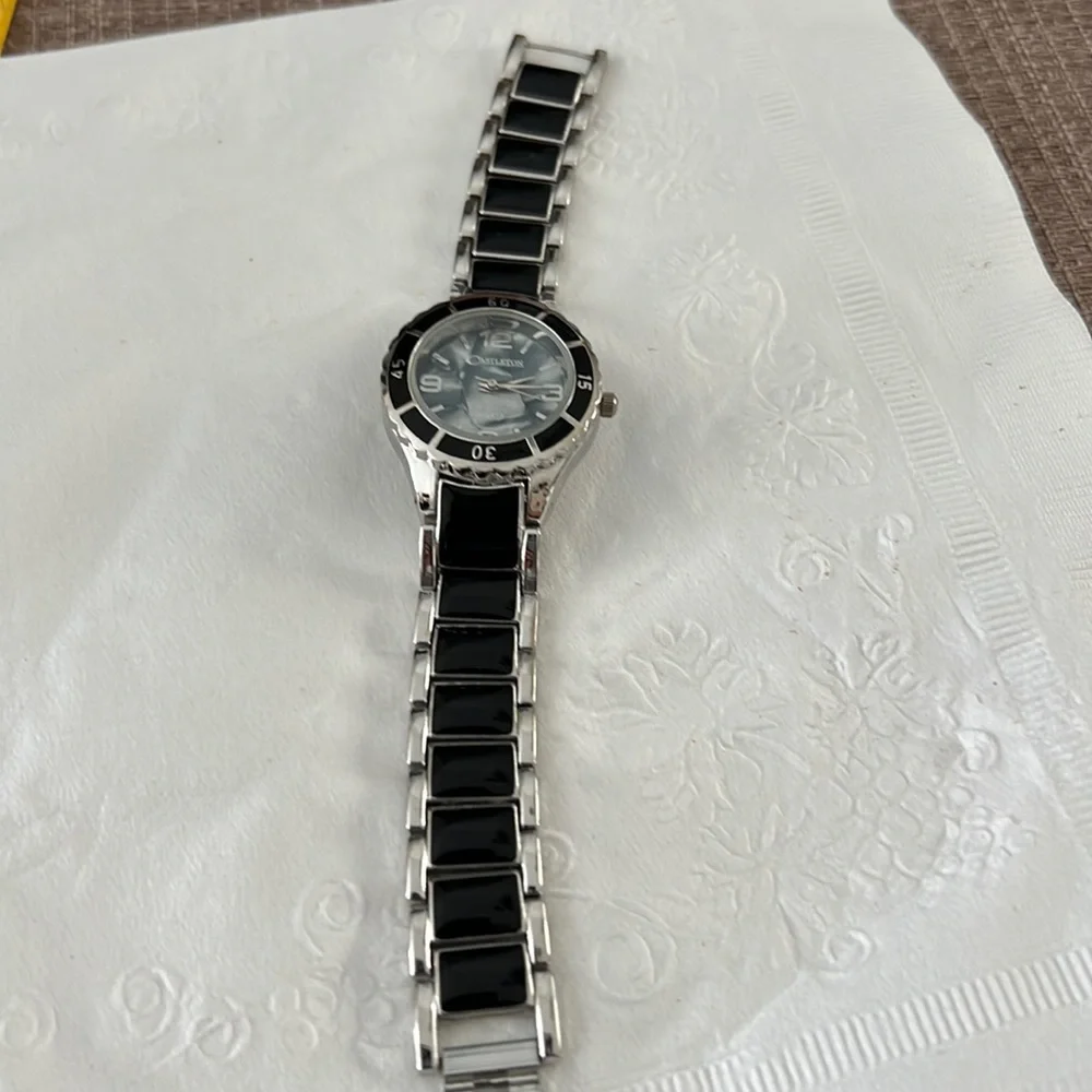 Castleton watch - Picture 1 of 5